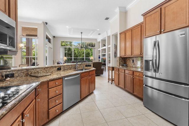 5 of 38 - 911 Forest Glen Lane, Wellington, FL
