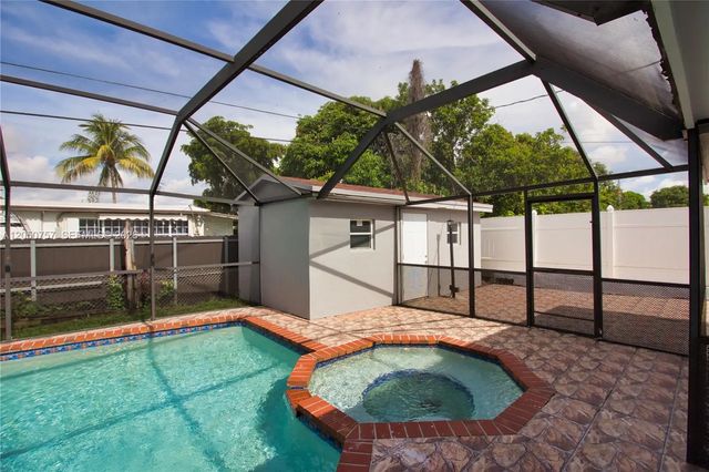 3 of 31 - 19522 Nw 37th Court, Miami Gardens, FL