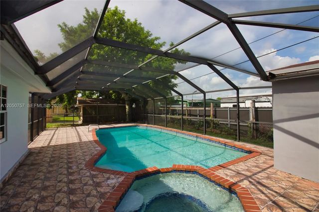 4 of 31 - 19522 Nw 37th Court, Miami Gardens, FL