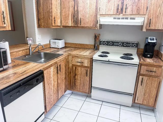 2 of 33 - 7561 Nw 1st Street #207, Margate, FL