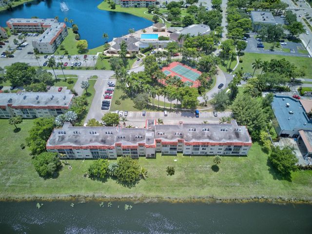 4 of 36 - 8101 N Sunrise Lakes Drive N #112, Sunrise, FL