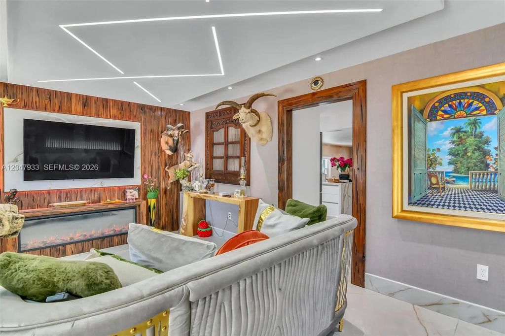 6575 Sw 39th Terrace, Miami