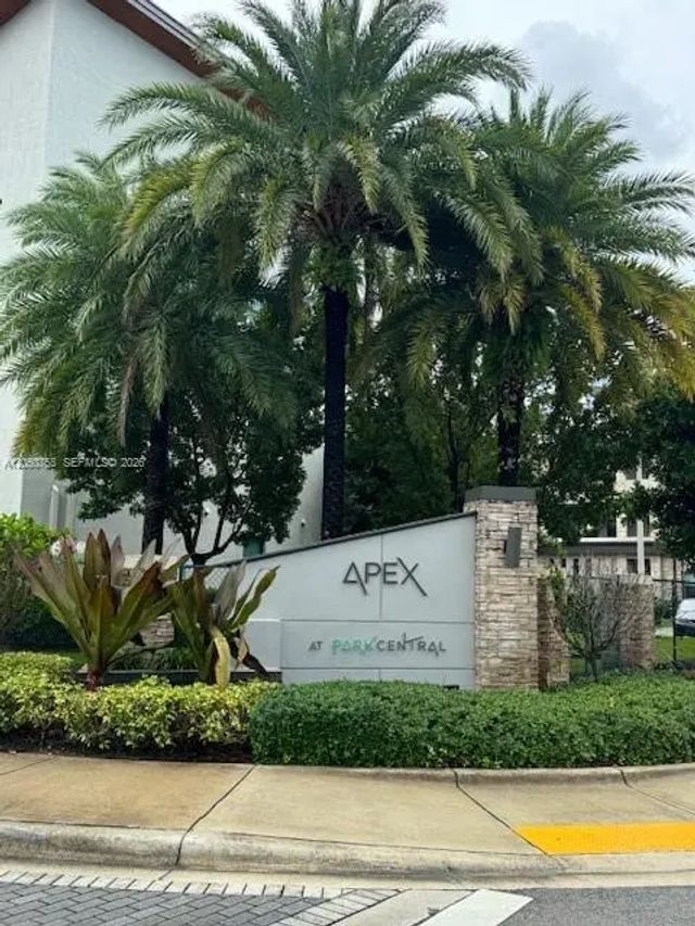 8031 Nw 104th Avenue #32, Doral