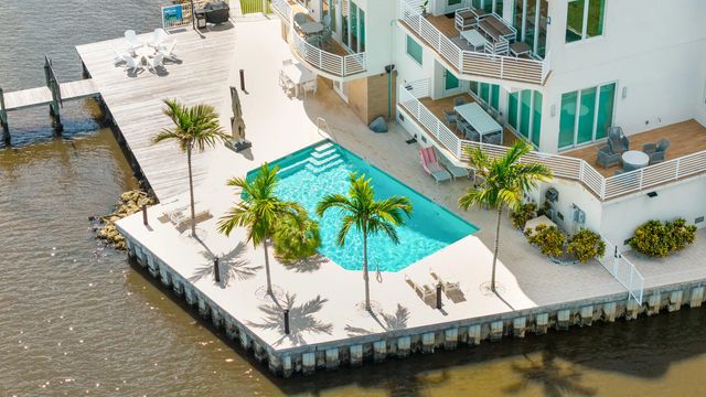 2 of 45 - 55 Se Seminole Street #a, Stuart, FL