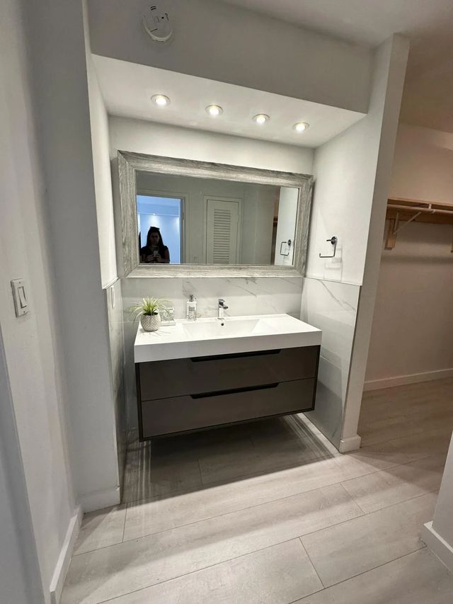 5 of 13 - 800 West Avenue #637, Miami Beach, FL