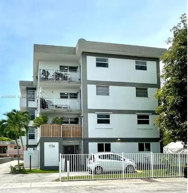 1736 Sw 19th Street #404, Miami