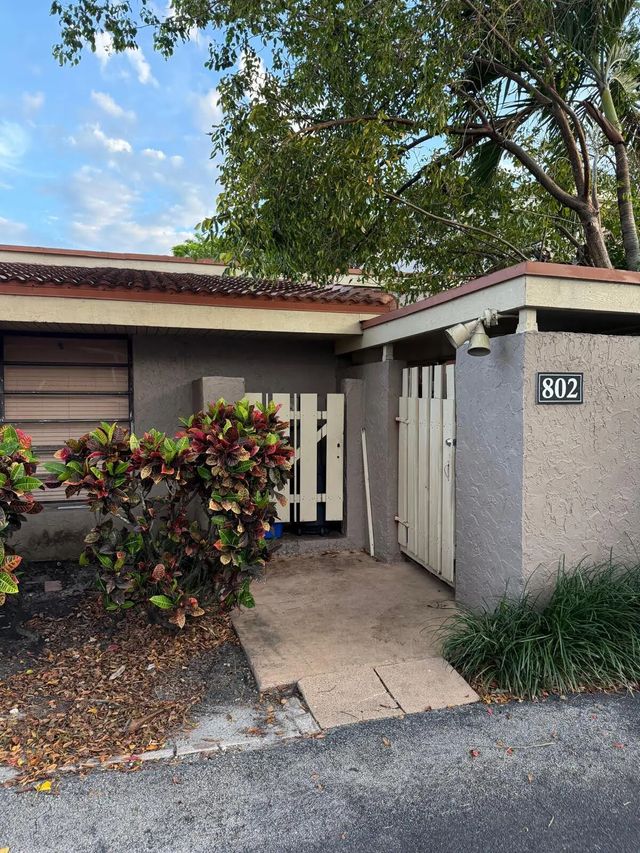 3 of 53 - 802 Saint Andrews Road #15, Hollywood, FL