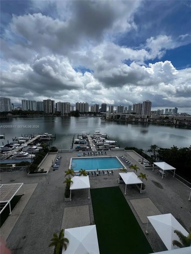 4 of 28 - N/A, Aventura, FL