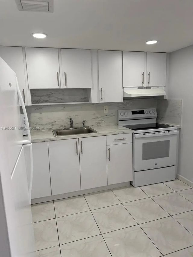 3 of 14 - 1855 W 60th Street #346-b, Hialeah, FL