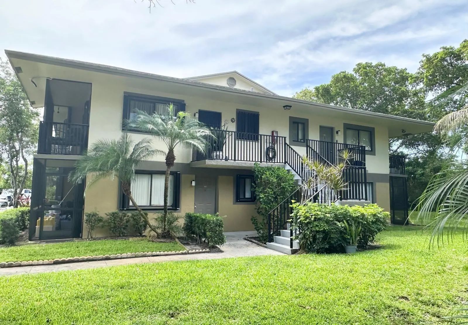588 Trace Circle #211, Deerfield Beach
