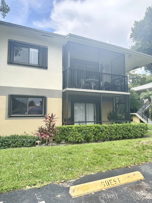 3 of 27 - 588 Trace Circle #211, Deerfield Beach, FL