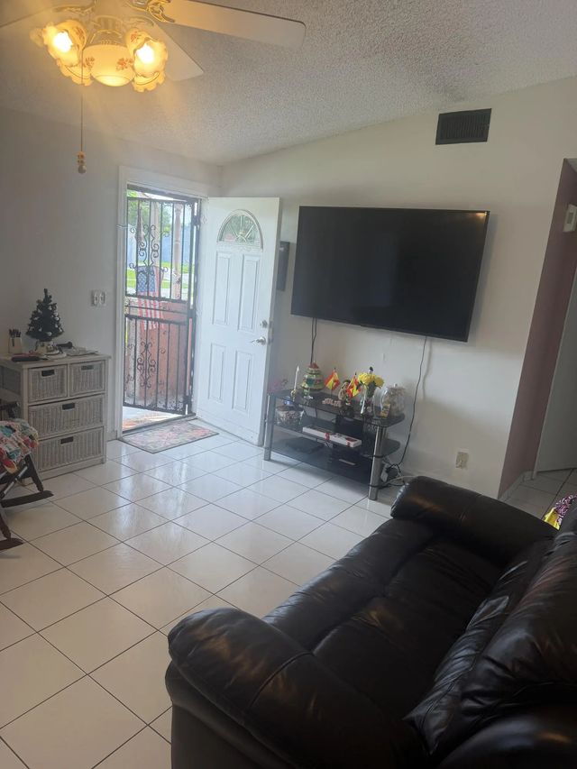 2 of 39 - 1304 Donwoods Lane, Royal Palm Beach, FL