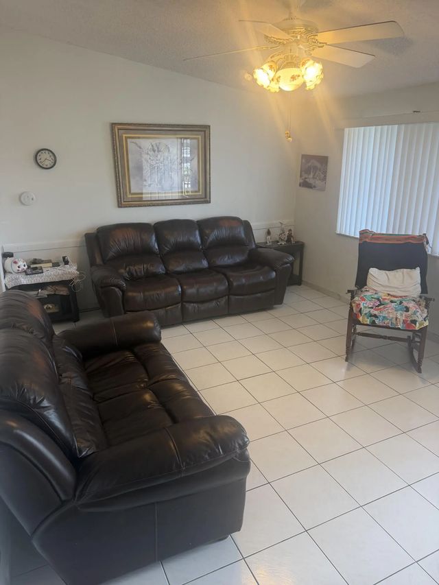 4 of 39 - 1304 Donwoods Lane, Royal Palm Beach, FL