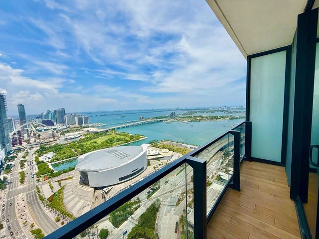 398 Ne 5th Street #3907, Miami