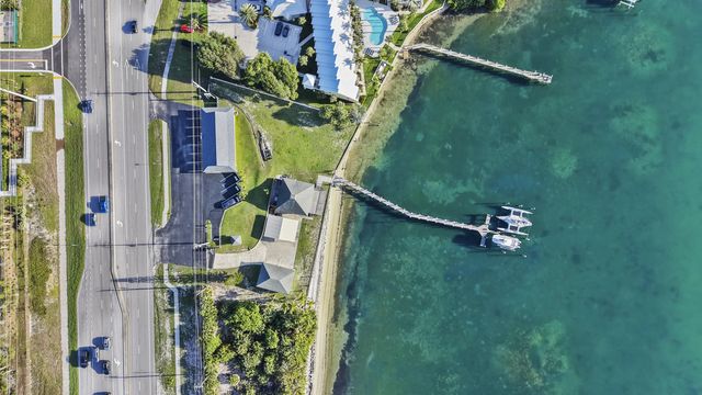 4 of 40 - 18947 Se Federal Highway, Jupiter, FL