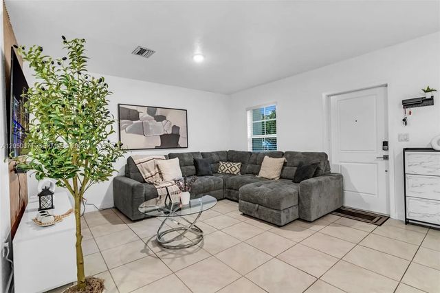 4 of 24 - 533 Ne 5th Place, Florida City, FL