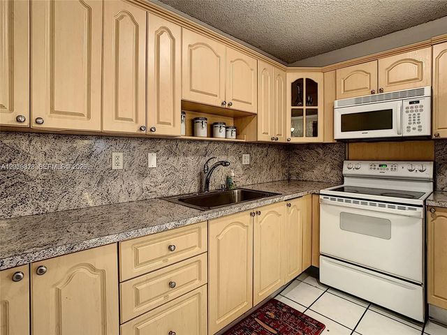 3 of 10 - 12830 Sw 43rd Drive #163-b, Miami, FL