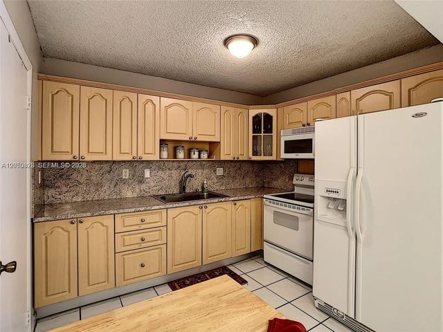 4 of 10 - 12830 Sw 43rd Drive #163-b, Miami, FL