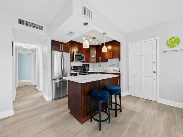 5 of 23 - 1839 Middle River Drive #105, Fort Lauderdale, FL