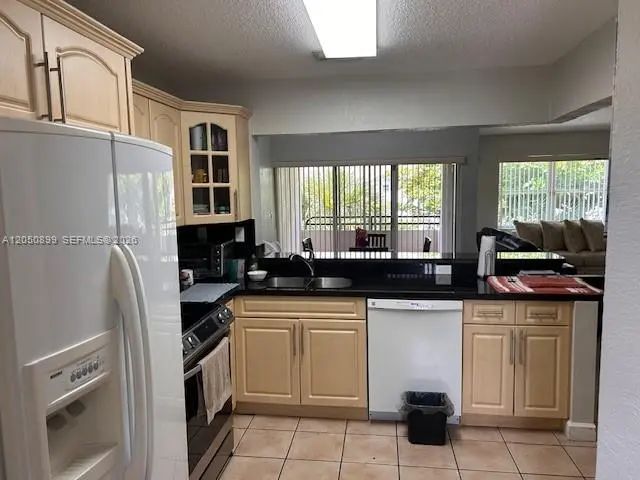 3 of 13 - 11201 Nw 7th Street #204, Sweetwater, FL