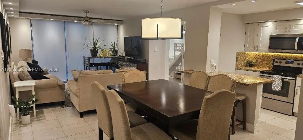 18081 Biscayne Boulevard #602, Aventura