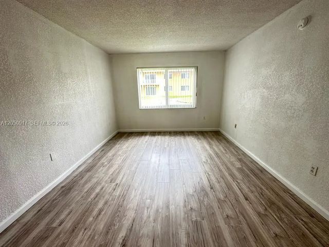 4 of 10 - 505 Nw 177th Street #111, Miami Gardens, FL