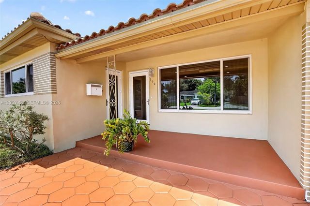 2 of 39 - 206 N 32nd Avenue, Hollywood, FL