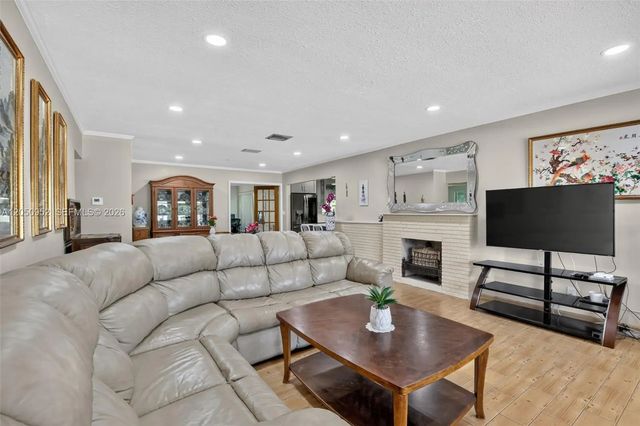 3 of 39 - 206 N 32nd Avenue, Hollywood, FL