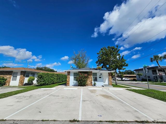 4 of 34 - 329 Se 2nd Street, Hallandale Beach, FL