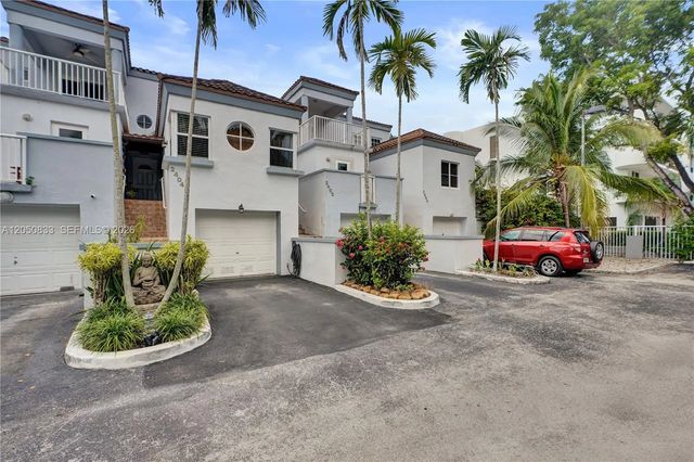 2404 Ne 135th Street #2404, North Miami
