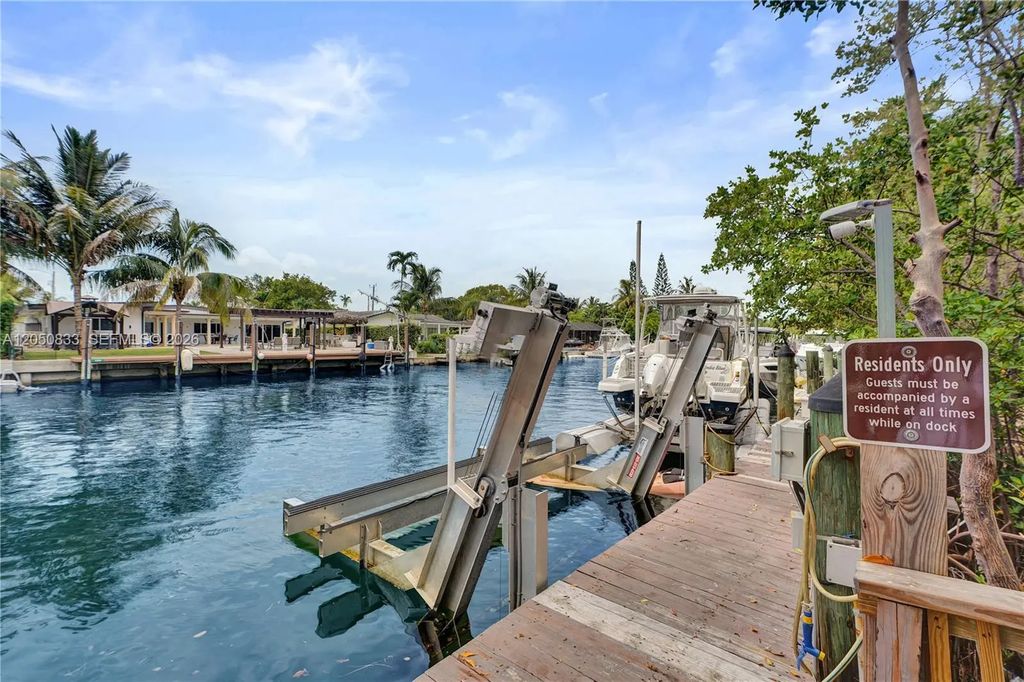 2404 Ne 135th Street #2404, North Miami