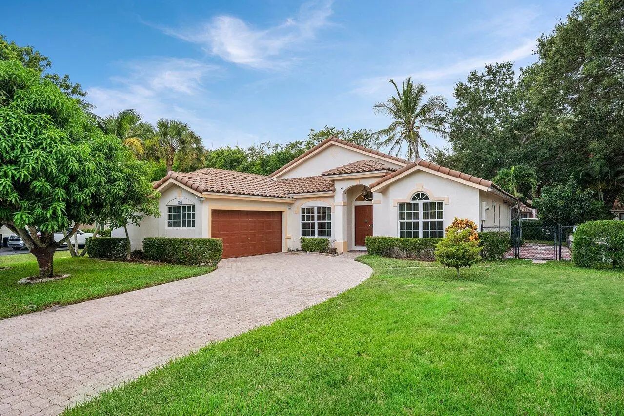 5563 Nw 41st Avenue, Coconut Creek