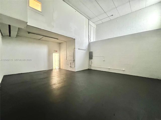 8000 Nw 31st Street #18, Doral