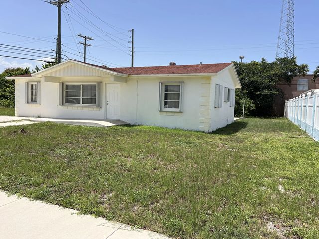 2 of 17 - 816 24th Avenue N, Lake Worth Beach, FL
