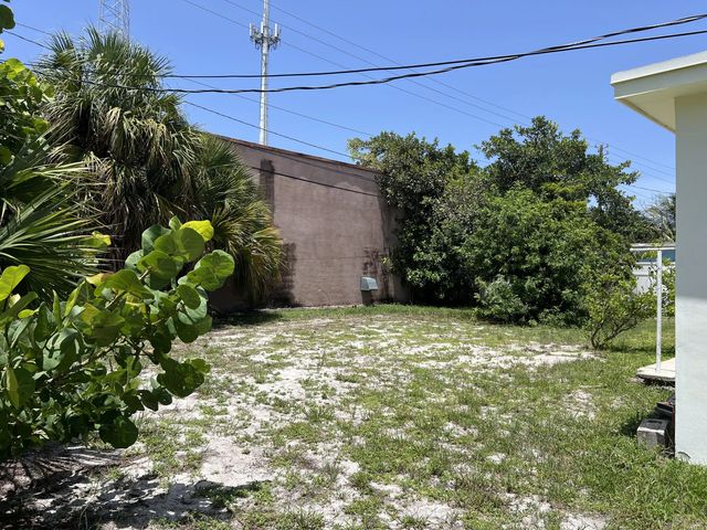 5 of 17 - 816 24th Avenue N, Lake Worth Beach, FL