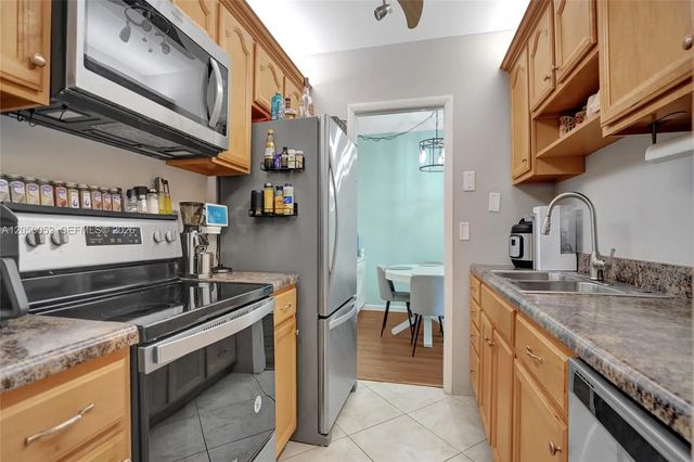 4 of 76 - 400 N Riverside Drive #514, Pompano Beach, FL