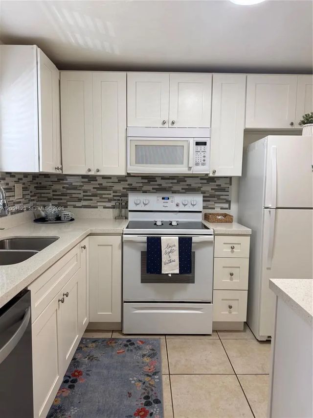 9540 Sunrise Lakes Boulevard #208, Sunrise
