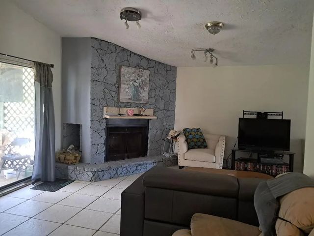 5 of 14 - 441 Sw Todd Avenue, Port St. Lucie, FL