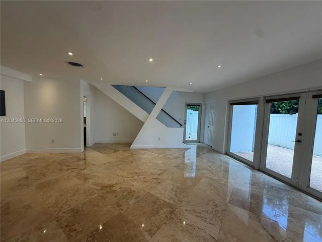 7312 Gary Avenue, Miami Beach