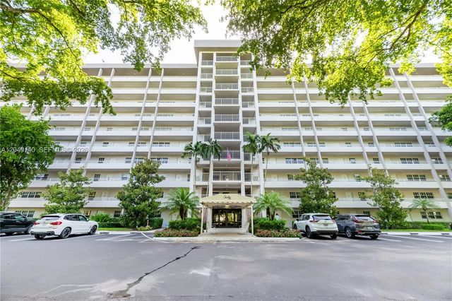 605 Oaks Drive #607, Pompano Beach