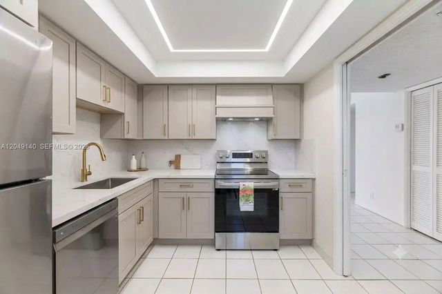 4 of 35 - 605 Oaks Drive #607, Pompano Beach, FL