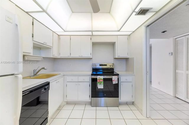 5 of 35 - 605 Oaks Drive #607, Pompano Beach, FL