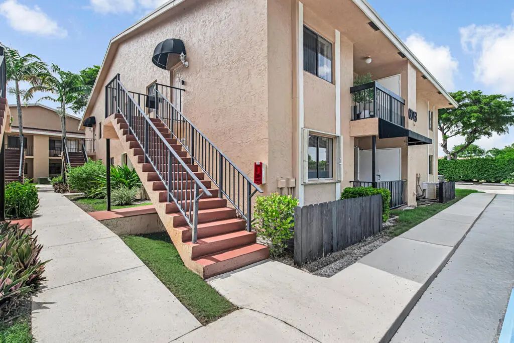 6043 10th Avenue N #129, Greenacres