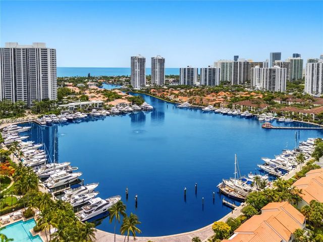 21399 Marina Cove Circle #m-15, Aventura