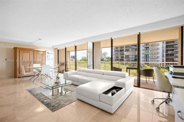 3 of 38 - 2901 S Bayshore Drive #6a, Coconut Grove, FL