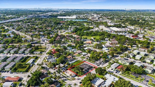 3 of 12 - 880 Nw 25th Avenue, Fort Lauderdale, FL
