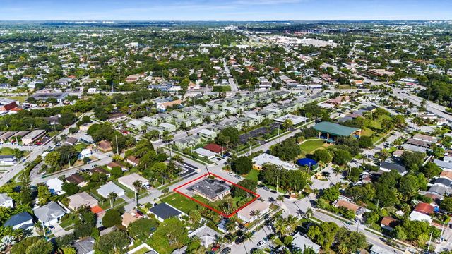 5 of 12 - 880 Nw 25th Avenue, Fort Lauderdale, FL