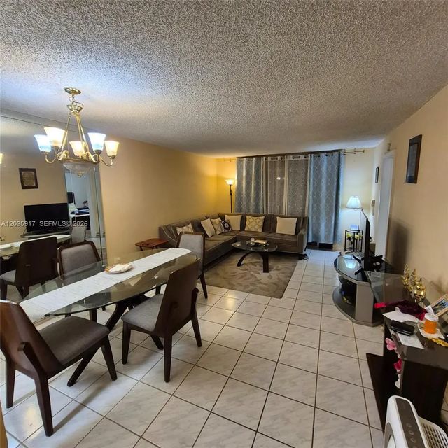 4 of 27 - 8460 Sunrise Lakes Boulevard #210, Sunrise, FL