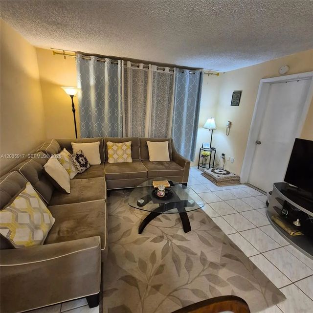 5 of 27 - 8460 Sunrise Lakes Boulevard #210, Sunrise, FL