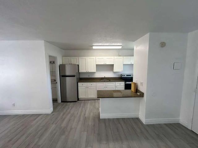 1081 Se Monterey Road #3-12, Stuart